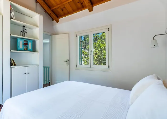 Myrto's House At * Agnontas